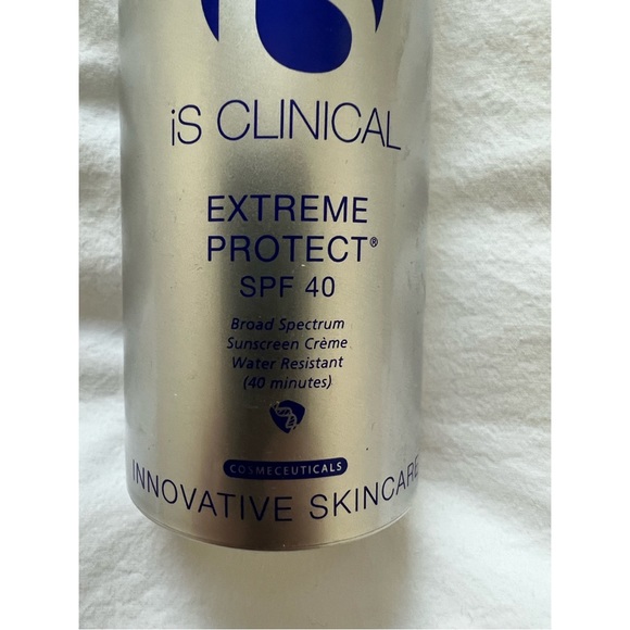 Is Clinical Extreme Protect SPF 40 BRONZE - Picture 4 of 5